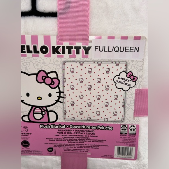 Super Cute Hello Kitty Strawberry Plush Blanket Full/Queen Size 90in x 90in -NEW - Picture 3 of 5